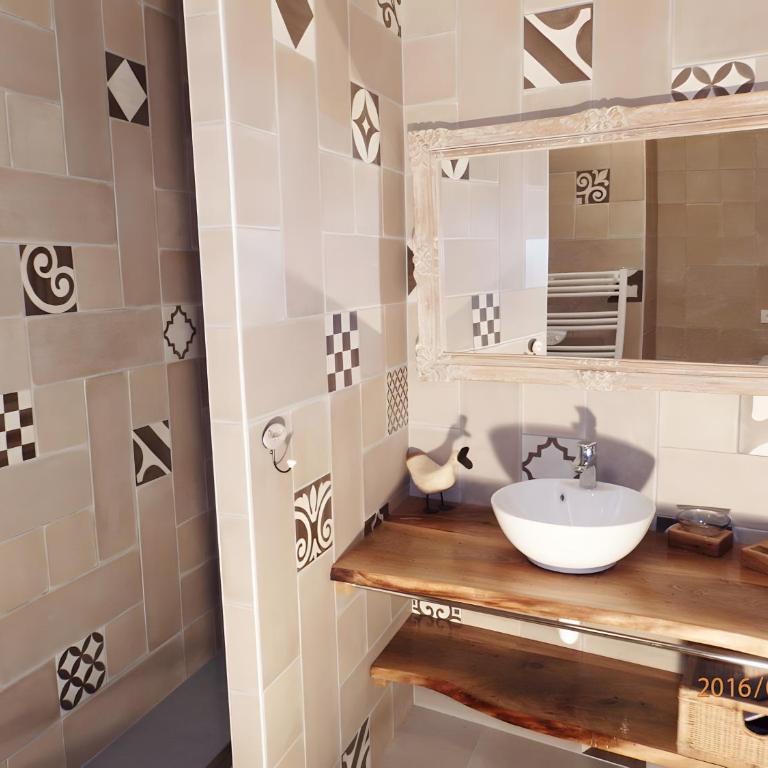 Gîte Chez Fanfoué - Chambre Quadruple avec Douche - 4