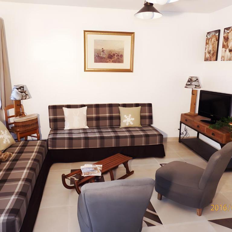 Gîte Chez Fanfoué - Chambre Quadruple avec Douche - 1