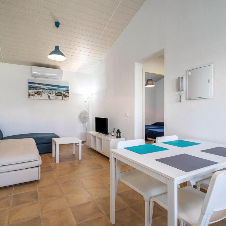 La Casita Azul - Mayores de 25 - Habitación Cuádruple - vistas al jardín - 5
