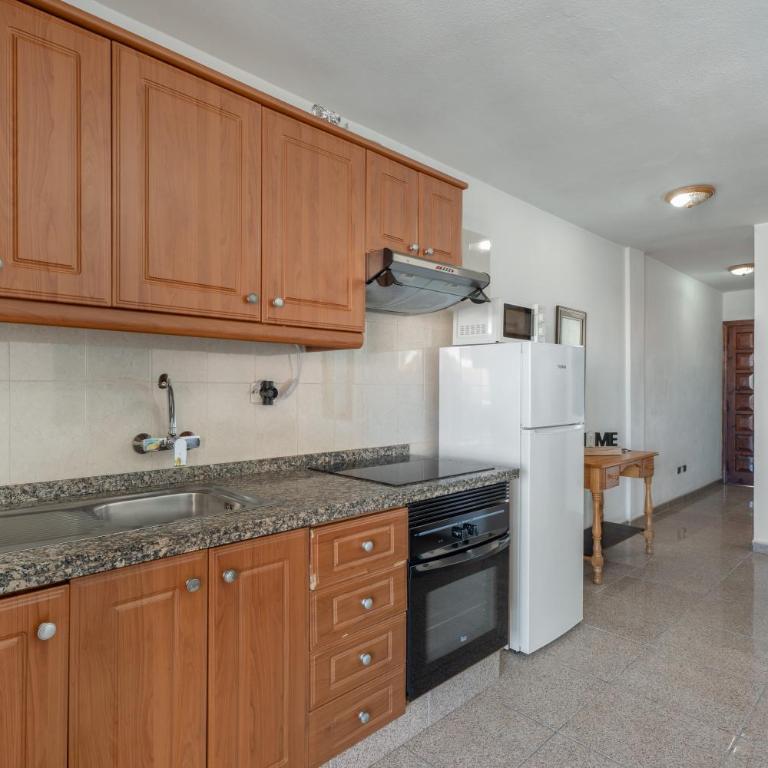 Las Floritas 2 - Apartamento Superior con vistas a la ciudad - 9