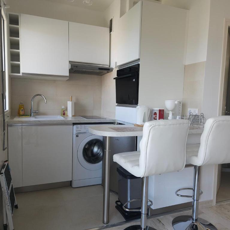 Grand studio vue mer Cap d'Ambre - Studio with Sea View - 4