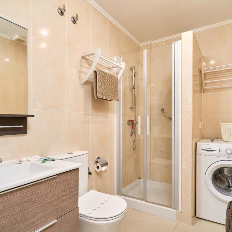 Firstline Beach by Ist - Two-Bedroom Deluxe Apartment with Ocean View - 11