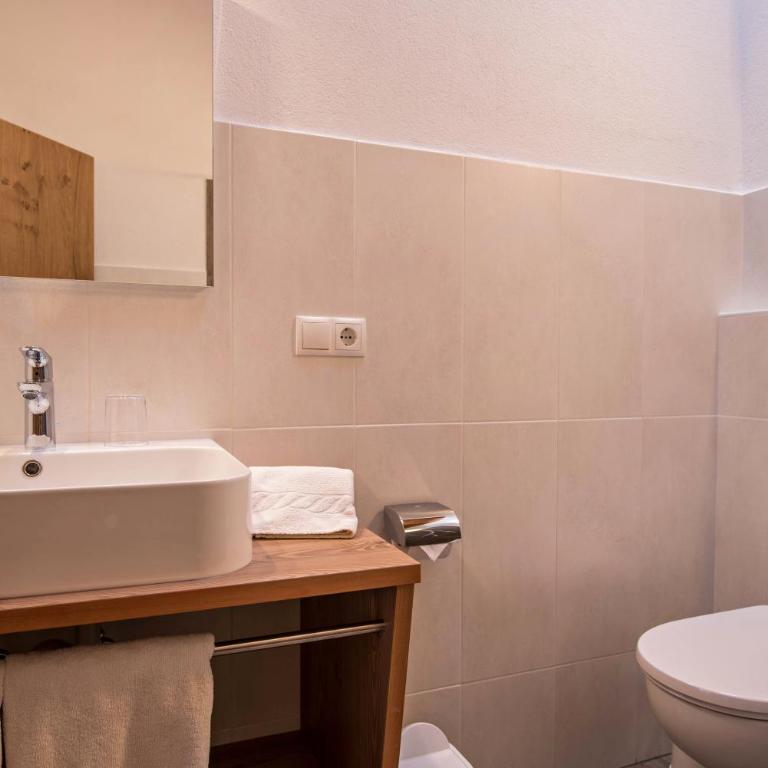 Thusnelda Apartment B - Appartamento Deluxe con 2 Camere da Letto e Vista Giardino - 19