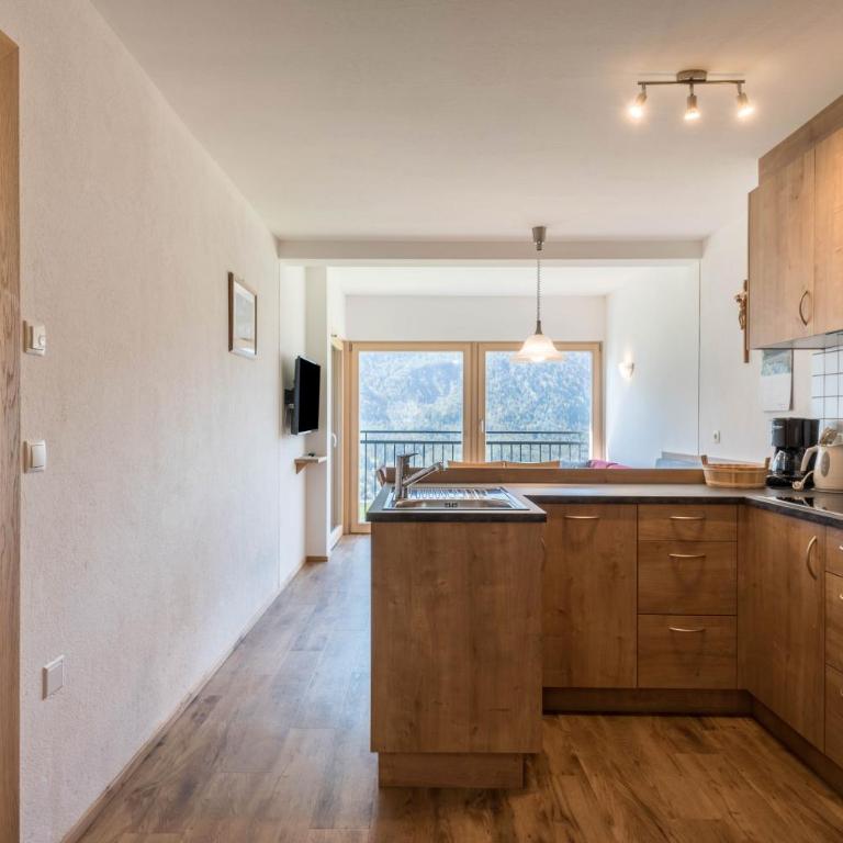 Thusnelda Apartment B - Appartamento Deluxe con 2 Camere da Letto e Vista Giardino - 10
