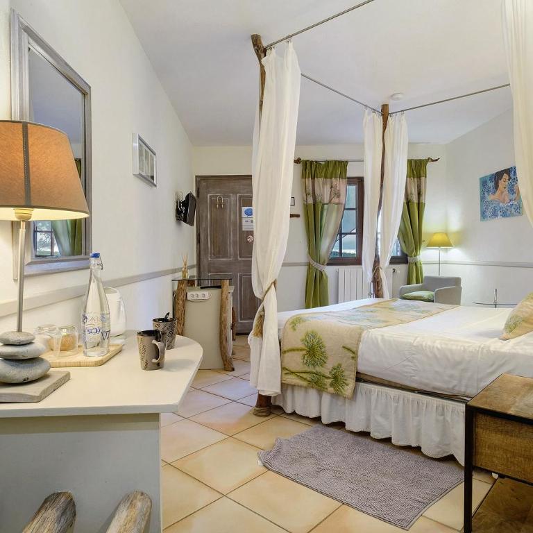 Chambres D'hôtes Le Mas Des Cigales - Chambre Standard Lit Queen-Size - 6