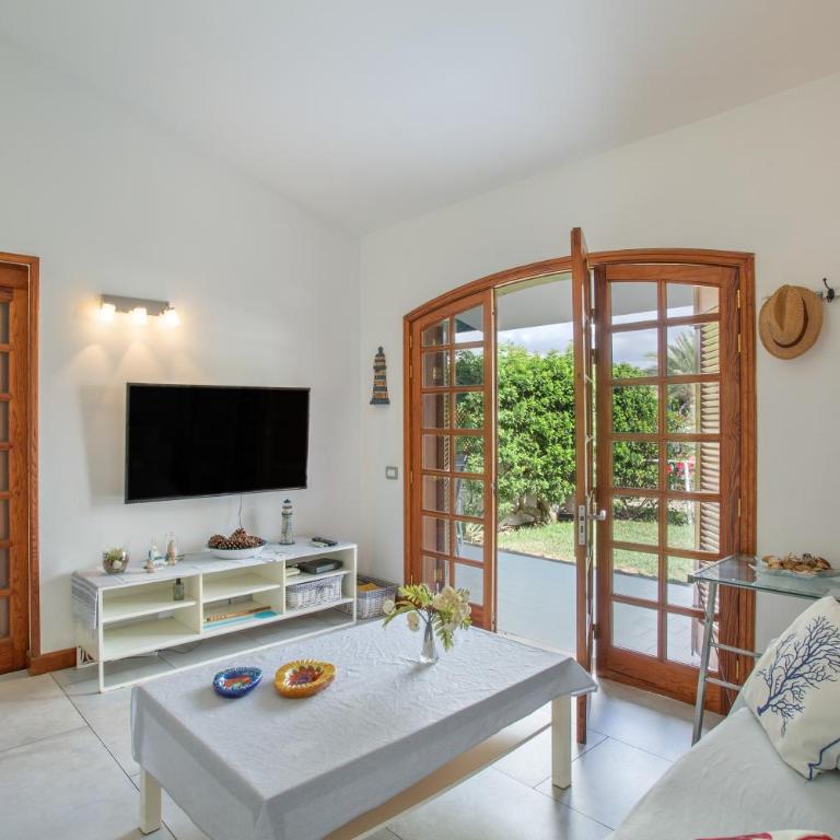 Wonderful Bungalow in Maspalomas - Three-Bedroom House - 4