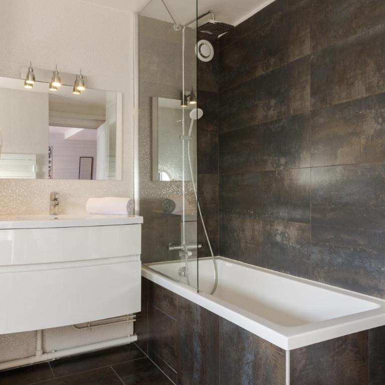 Relais St Eloi, Sure Hotel Collection by Best Western - Suite Lit King-Size avec Canapé-Lit - Non-Fumeurs - 2
