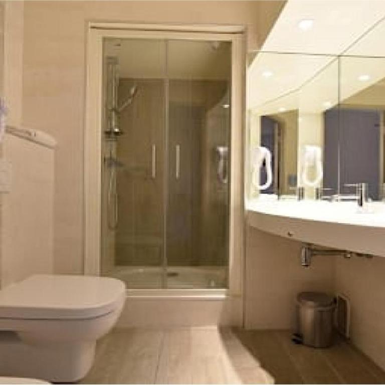 Relais St Eloi, Sure Hotel Collection by Best Western - Suite Lit King-Size avec Canapé-Lit - Non-Fumeurs - 3