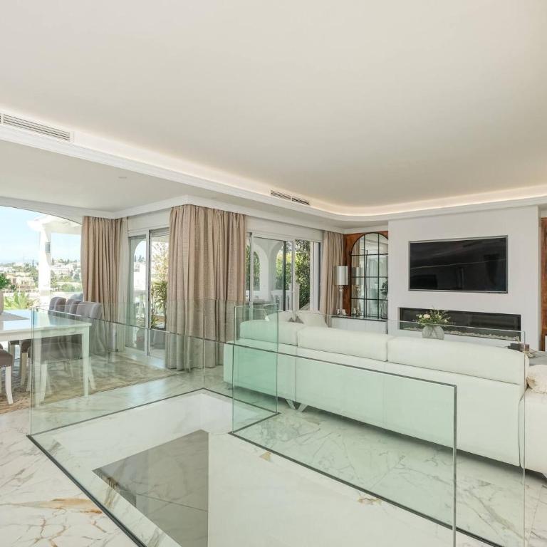 Seaview Villa in Fuengirola, Pool, Sleeps 16 - Casa - 3