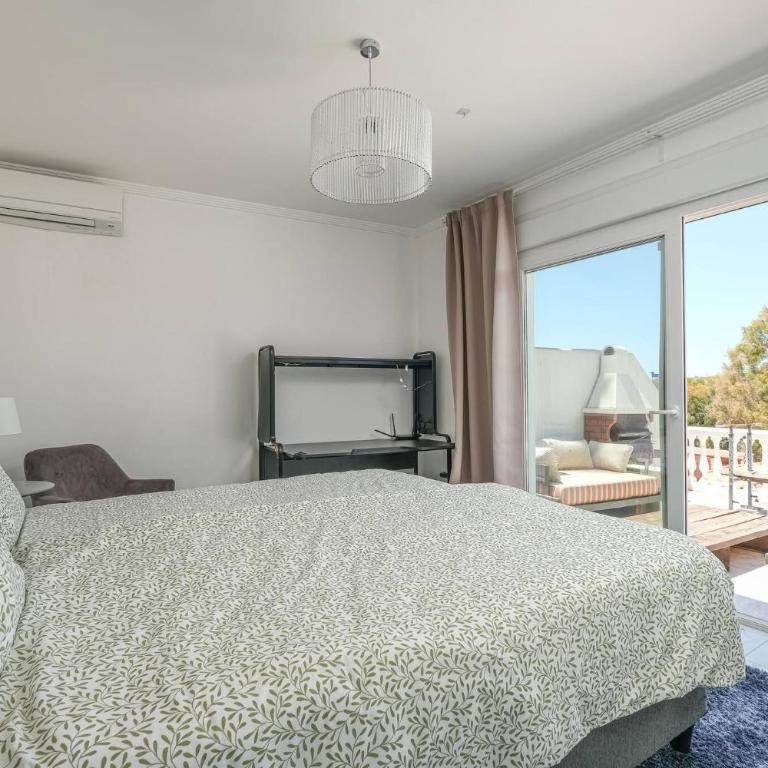 Seaview Villa in Fuengirola, Pool, Sleeps 16 - Casa - 12