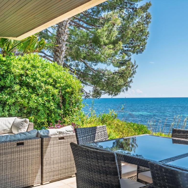 ADRIANA by Terry's Homes WATERFRONT SEAVIEW BEACH - Appartement 2 Chambres avec Terrasse et Vue sur la Mer - 13