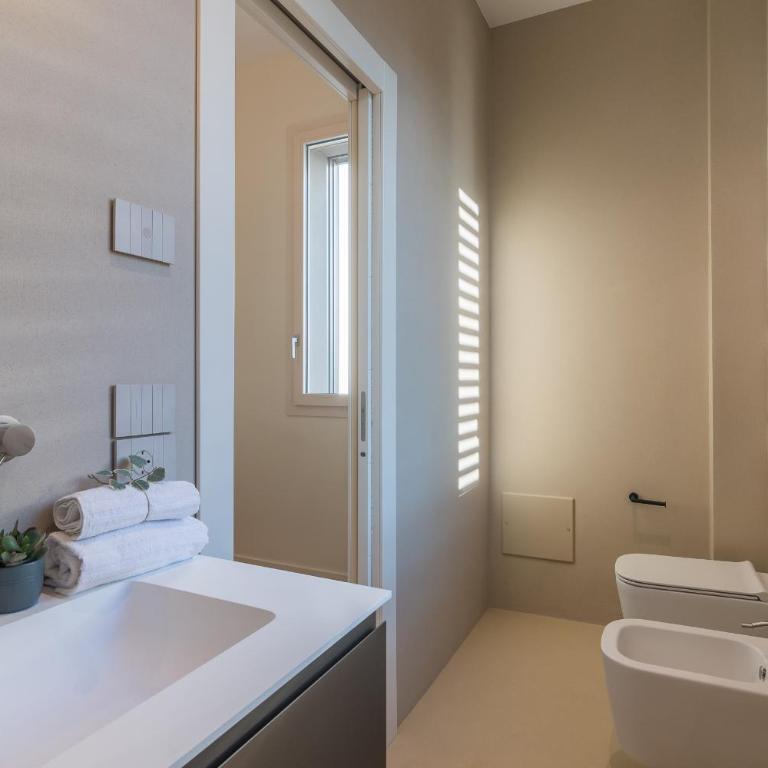 StayEasy Smart Home with 3 Bedrooms, 2 Baths - City Center - Appartamento Superior con 3 Camere da Letto - 36