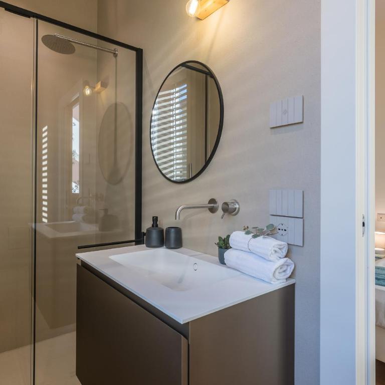 StayEasy Smart Home with 3 Bedrooms, 2 Baths - City Center - Appartamento Superior con 3 Camere da Letto - 35
