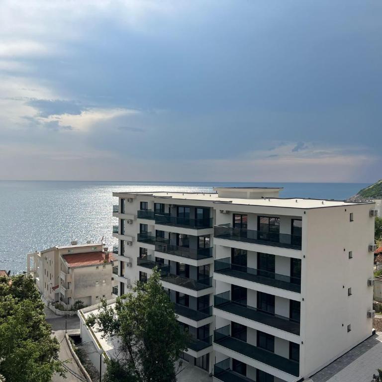 Brillex Swiss Residence - Two-Bedroom Apartment with Sea View - 4