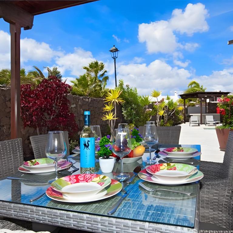 Villa Montana - Villa with Garden View - 14