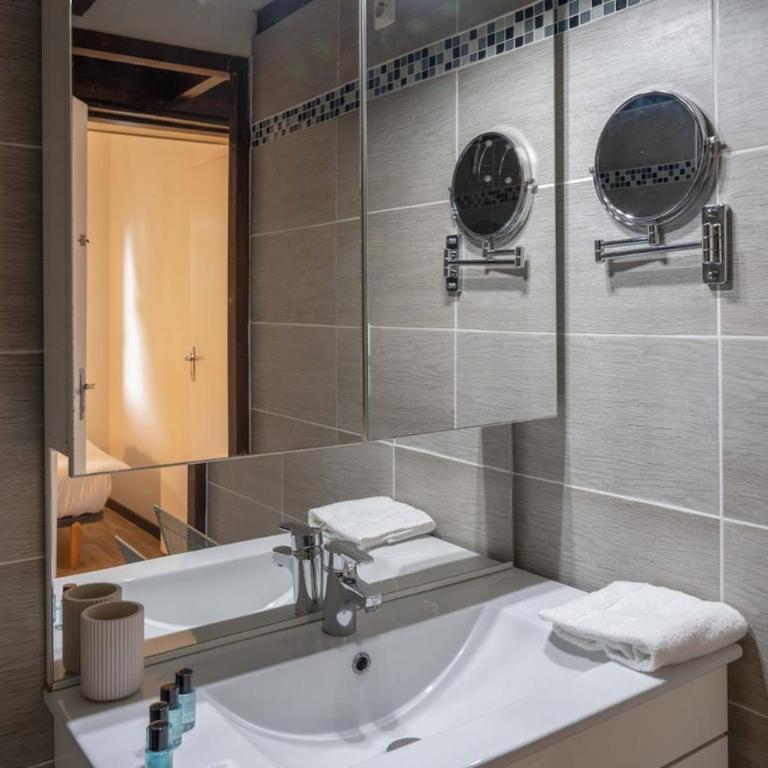 La Lorada - à 2min du port - Two-Bedroom House - 4