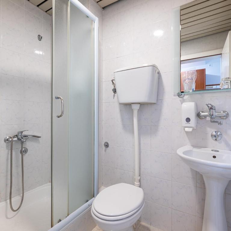 Hotel Podostrog - New Comfort 2026 - Dvokrevetna Soba sa Zasebnim Krevetima - 5