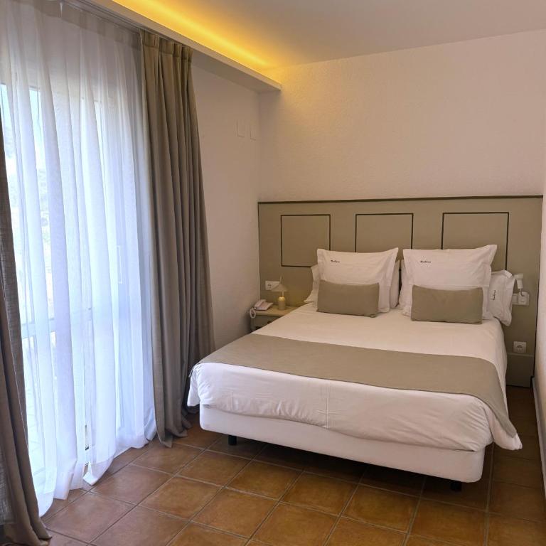 Hotel Calina - Habitación Económica con vistas a la montaña - 1