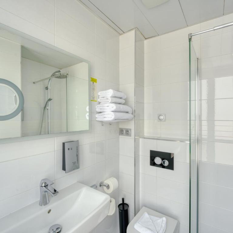 Hôtel de Bellevue Paris Gare du Nord - Chambre Lits Jumeaux Confort - 12
