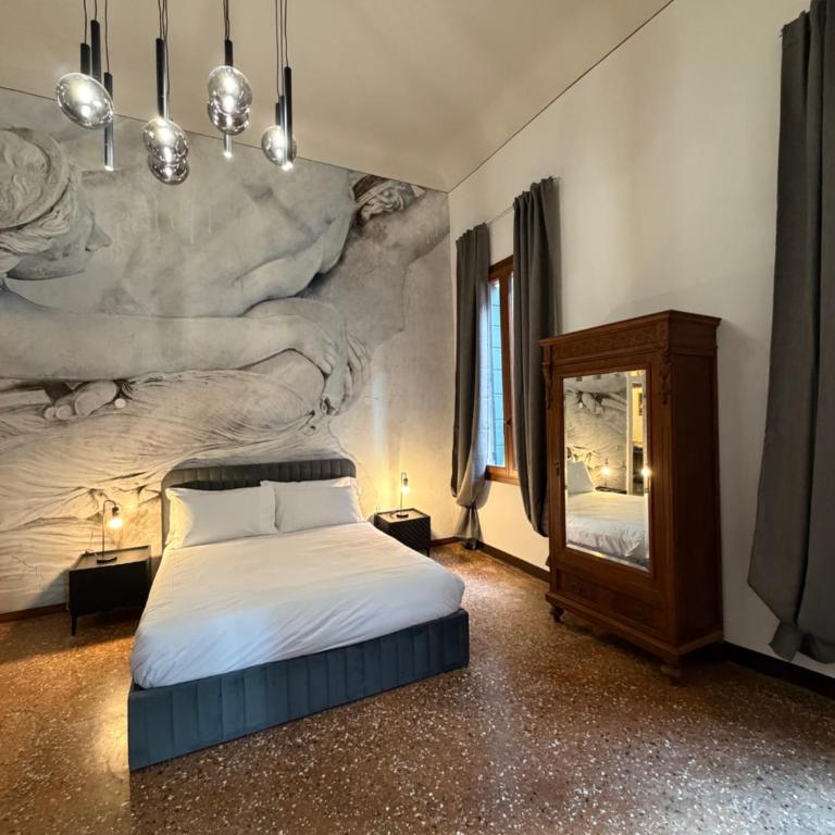 The Queen of Venice - between San Marco & Rialto Bridge - Four-Bedroom Deluxe Apartment - 60