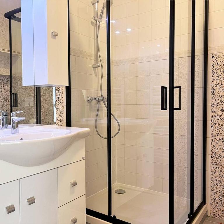 CE140-004 Appartement 2 pièces 5 couchages LE LAVANDOU - Appartement 1 Chambre - 10