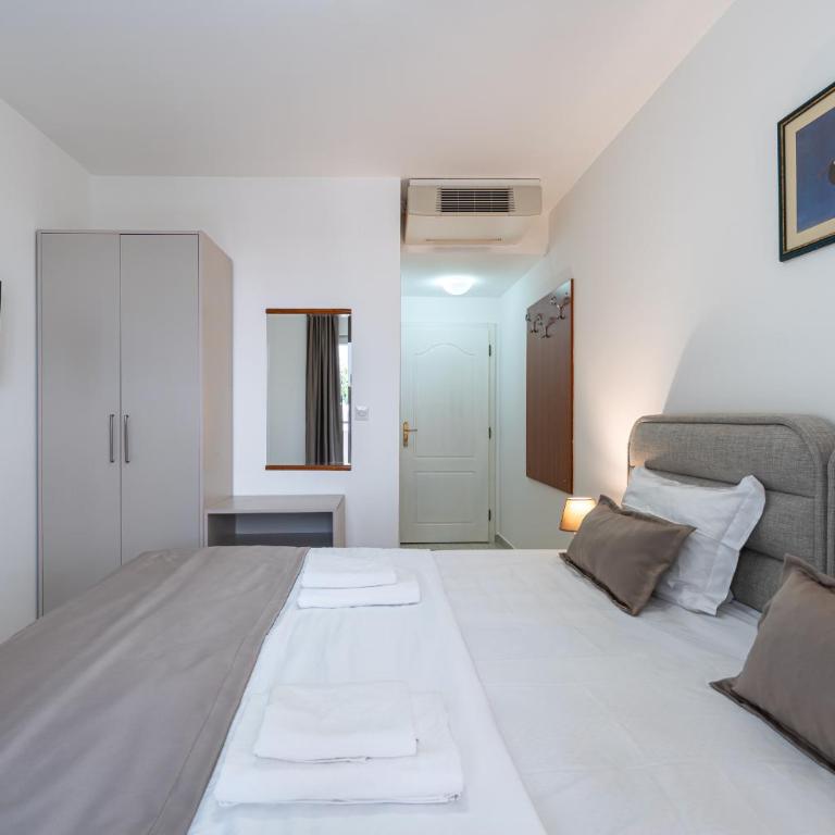 Hotel Podostrog - New Comfort 2026 - Dvokrevetna Soba sa Bračnim Krevetom - 10