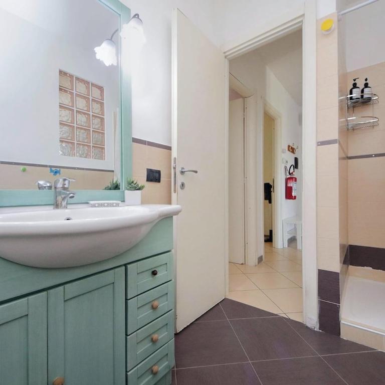 TRILOCALE LUMINOSO 6 posti letto Fiumicino APT a 5 min - One-Bedroom Apartment - 56