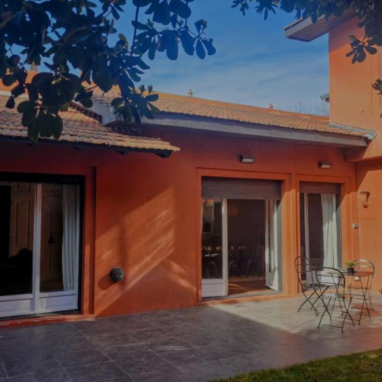 Casona en pleno Centro - Casa de 4 dormitorios - 18
