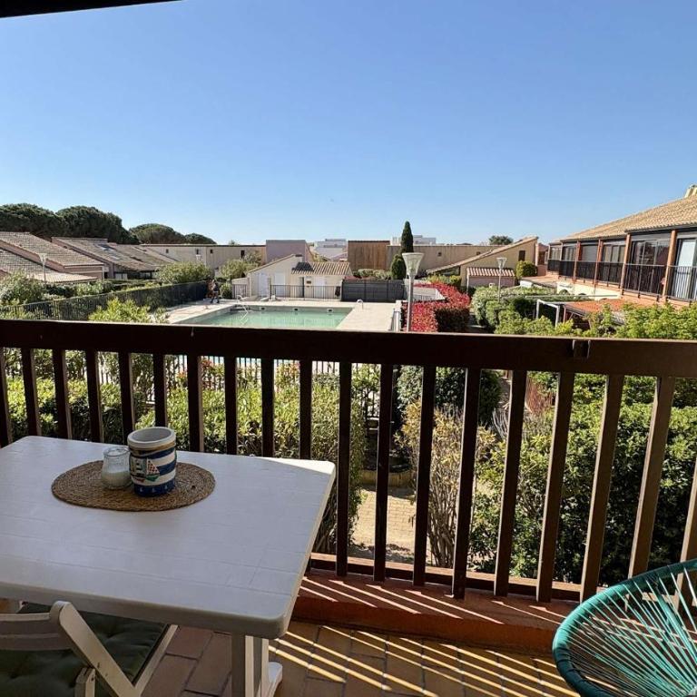 Studio cosy avec clim, piscine, plage du Grazel à 300m - GN020-210 - Appartement - 13