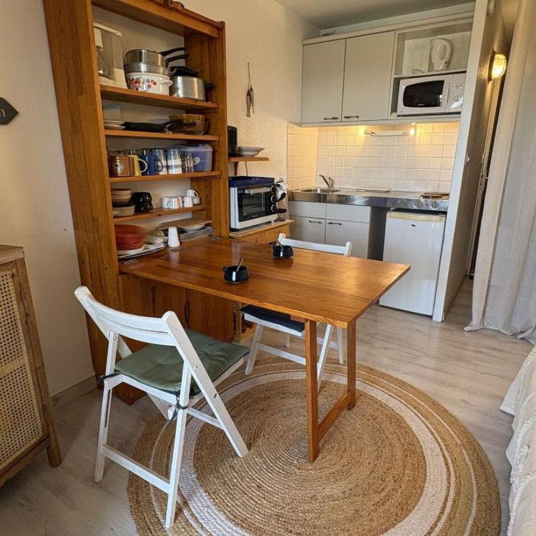 Studio cosy avec clim, piscine, plage du Grazel à 300m - GN020-210 - Appartement - 14