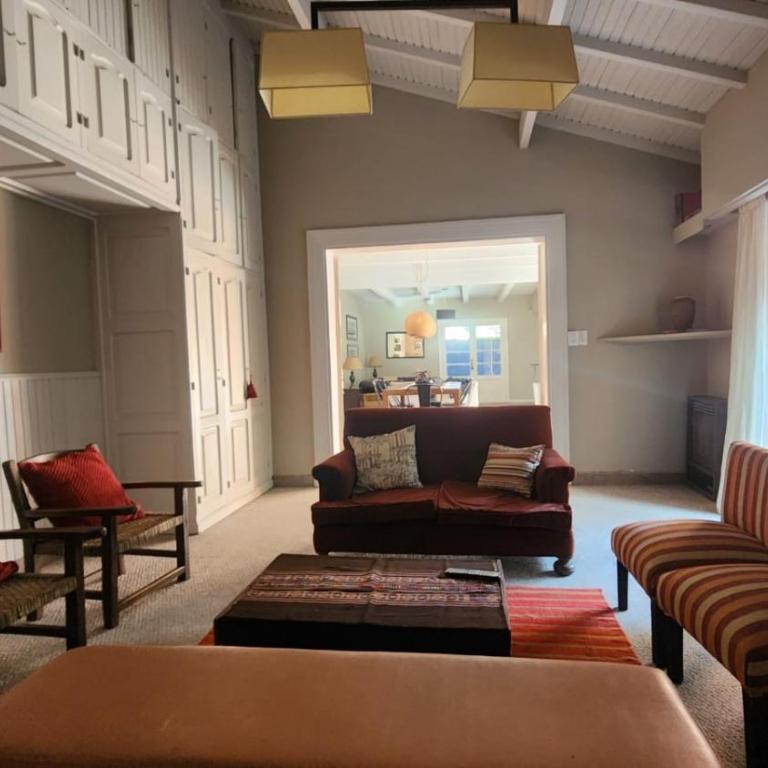 Casona en pleno Centro - Casa de 4 dormitorios - 63