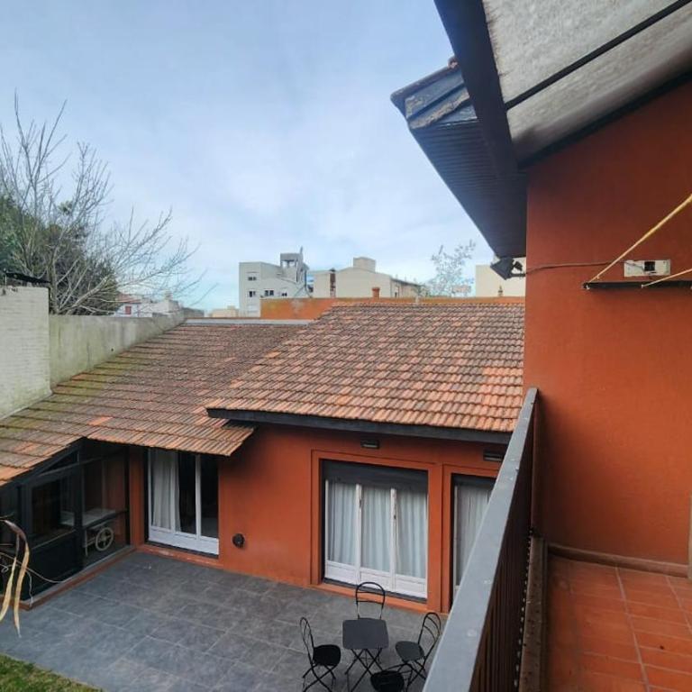 Casona en pleno Centro - Casa de 4 dormitorios - 55