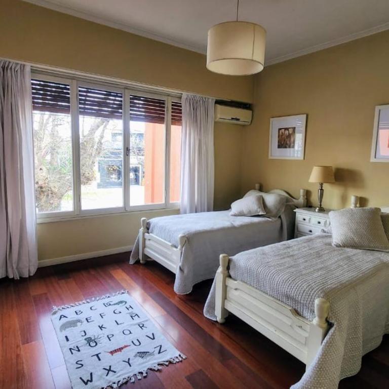 Casona en pleno Centro - Casa de 4 dormitorios - 56