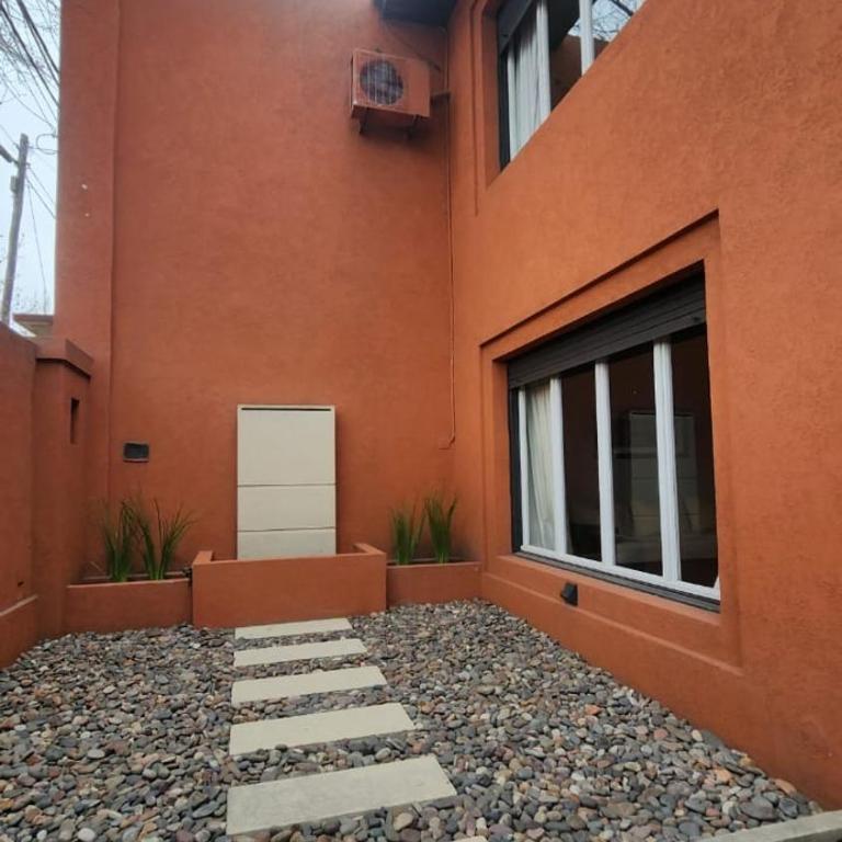 Casona en pleno Centro - Casa de 4 dormitorios - 67