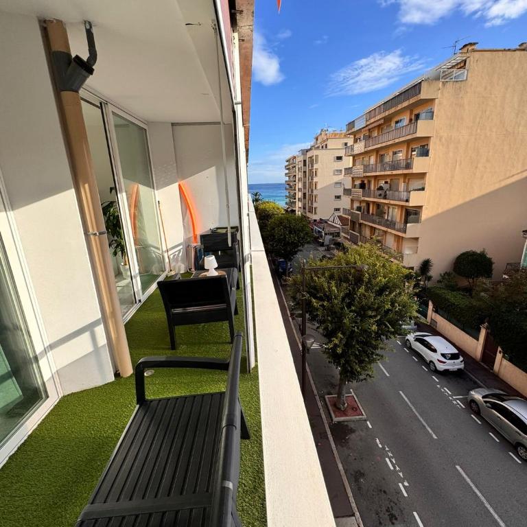 Beach 2 min AC 4 guests Train 50 m - Appartement - 6