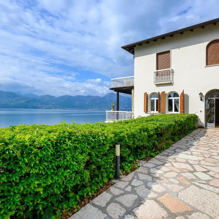Residence La Mignon Romantic - One-Bedroom Apartment with Lake View - 19