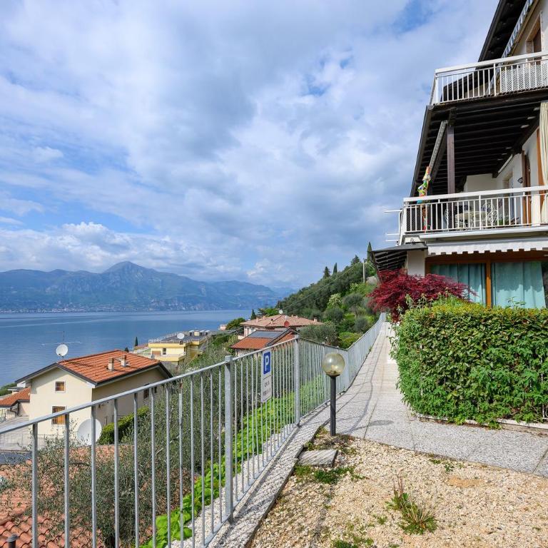 Residence La Mignon Romantic - One-Bedroom Apartment with Lake View - 20