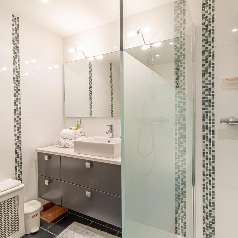 Menton Garavan 2BR by the sea parking - Apartamento - 11