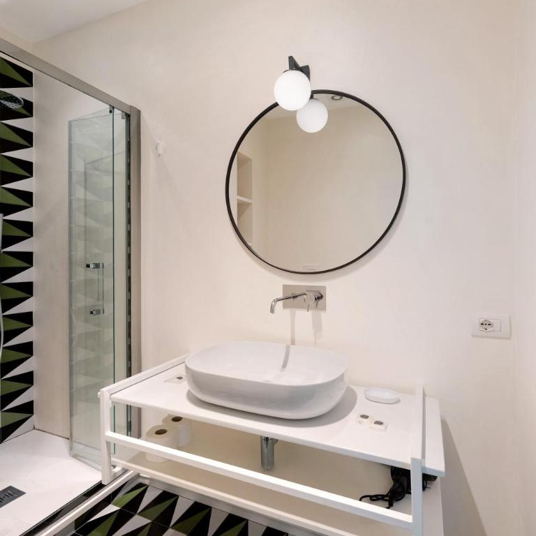 Deluxe Apartments in via Toledo - Appartamento Superior con 1 Camera da Letto e Balcone - 10