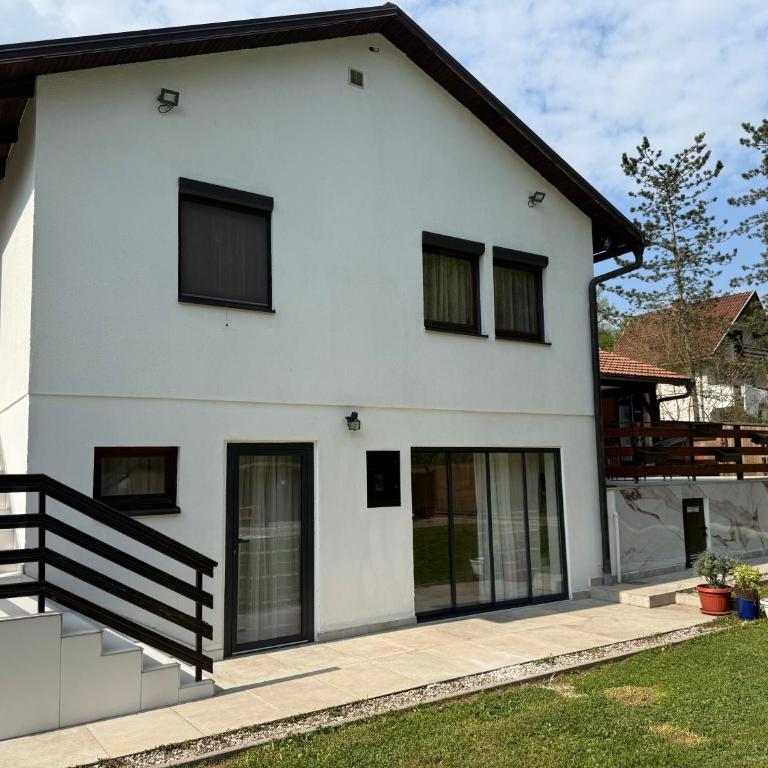 Holiday home with private pool ''Lux Banja Luka'' - Deluks Vila - 5