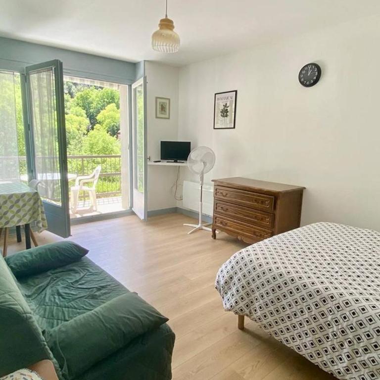 Studio cosy avec balcon, parking et Wifi - 2 pers, proche thermes et centre ville - Studio - 10