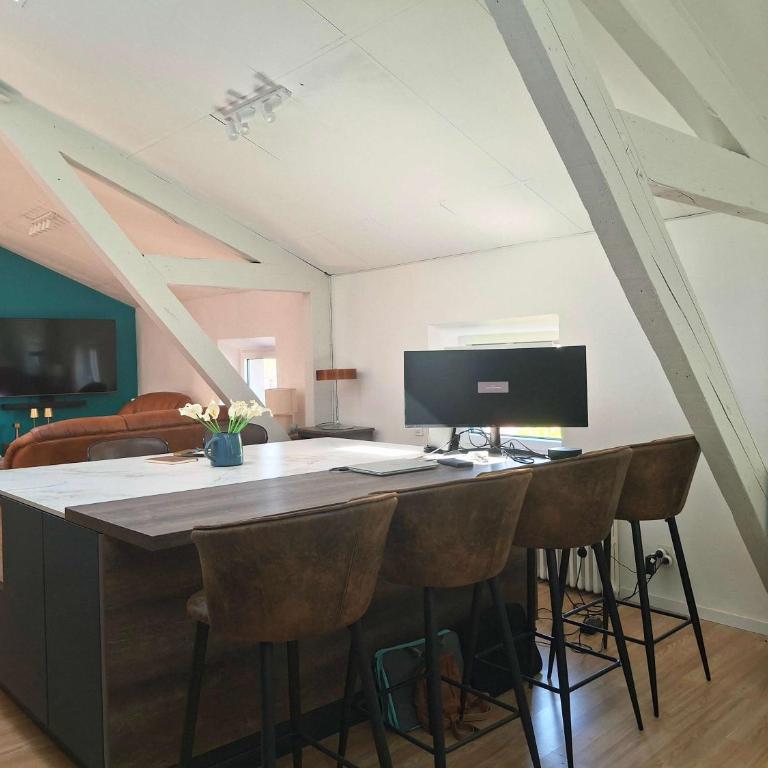 Bright loft near court 2 BR and table for 10 - Apartment - 7
