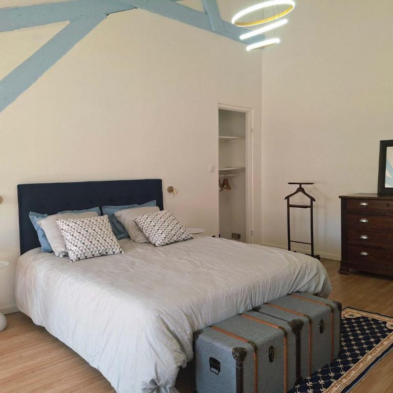 Bright loft near court 2 BR and table for 10 - Apartment - 8