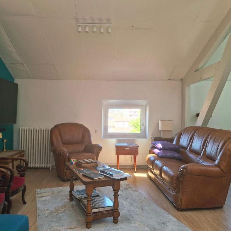 Bright loft near court 2 BR and table for 10 - Apartment - 12