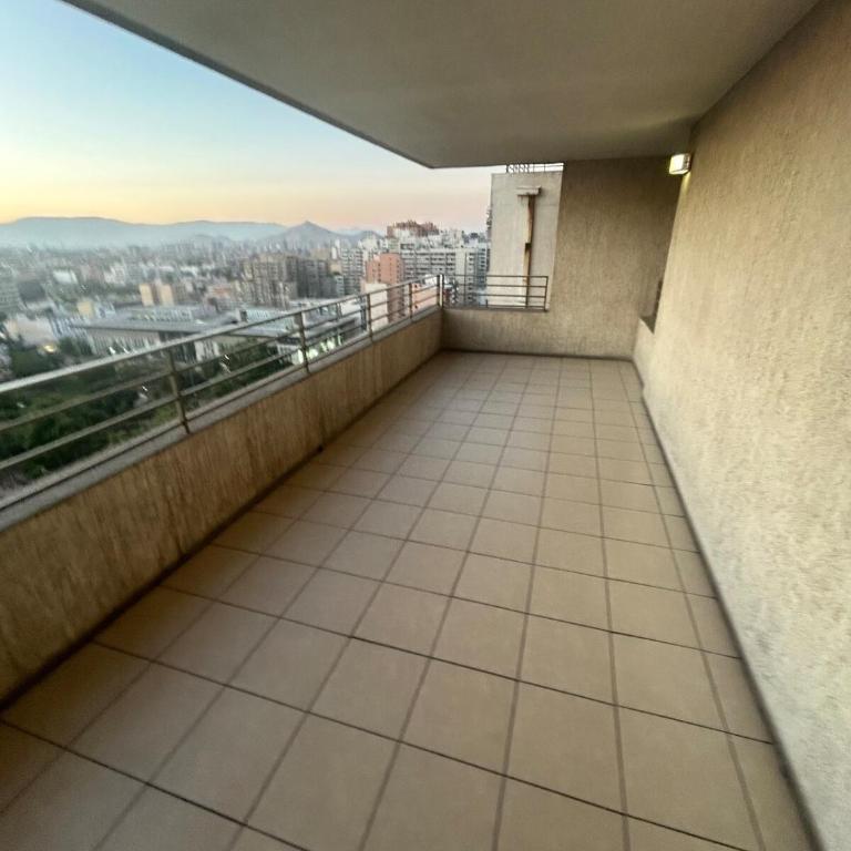 Moderno Depto, Metro, Movistar Arena, parking, downtown - Three-Bedroom Apartment - 10