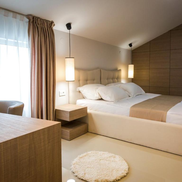 Hotel Crystal Light - Deluks Dvokrevetna Soba sa Bračnim Krevetom - 6