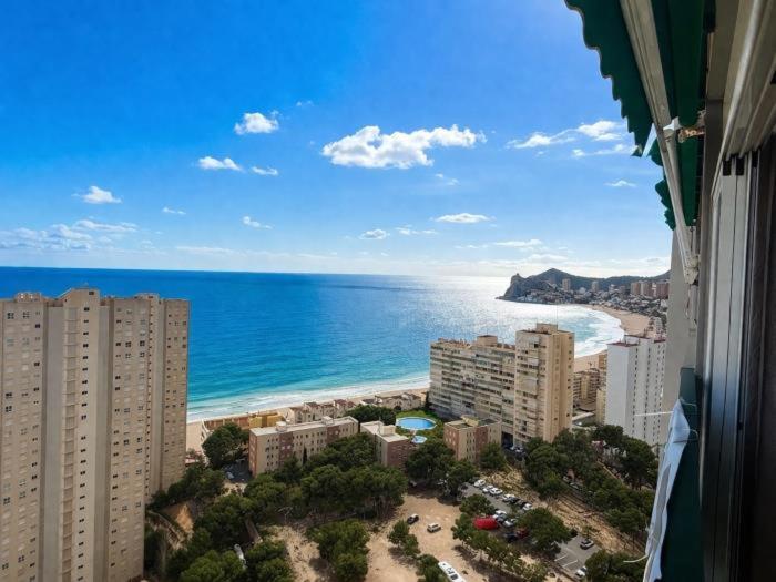 Vistas al mar, garaje a 2 min Playa Poniente - Three-Bedroom Apartment - High Floor - 46