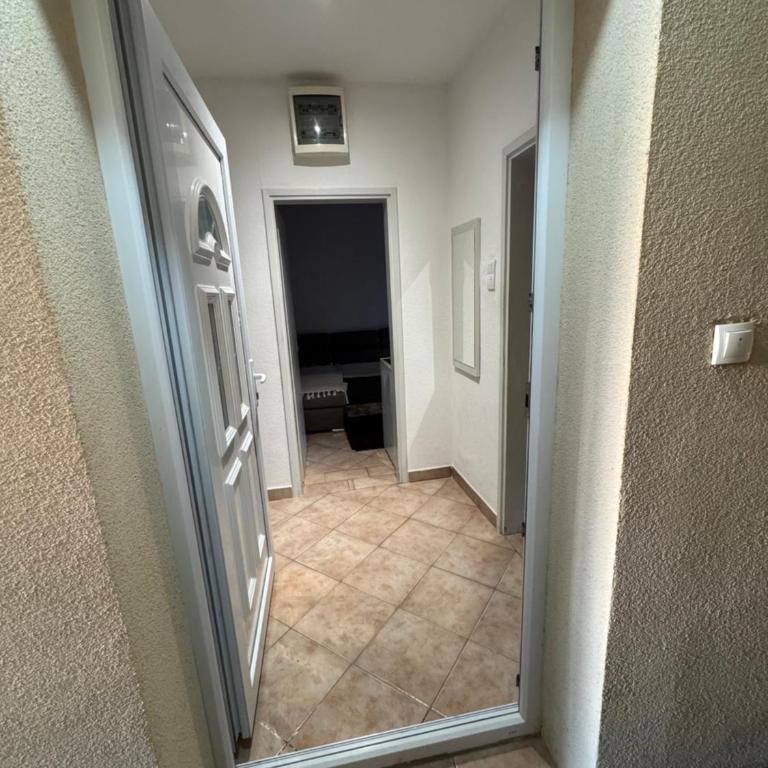 Zecevic apartments - One-Bedroom Apartment with Terrace - 5
