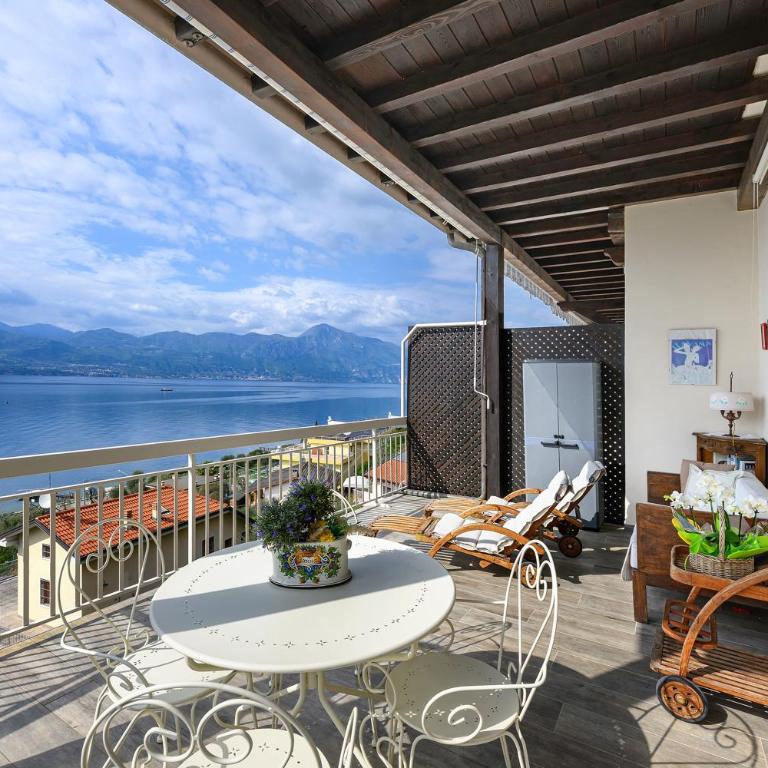 Residence La Mignon Romantic - One-Bedroom Apartment with Lake View - 1