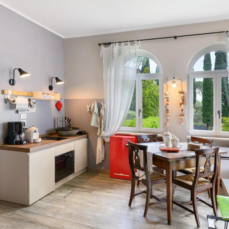 Residence La Mignon Romantic - One-Bedroom Apartment with Lake View - 14